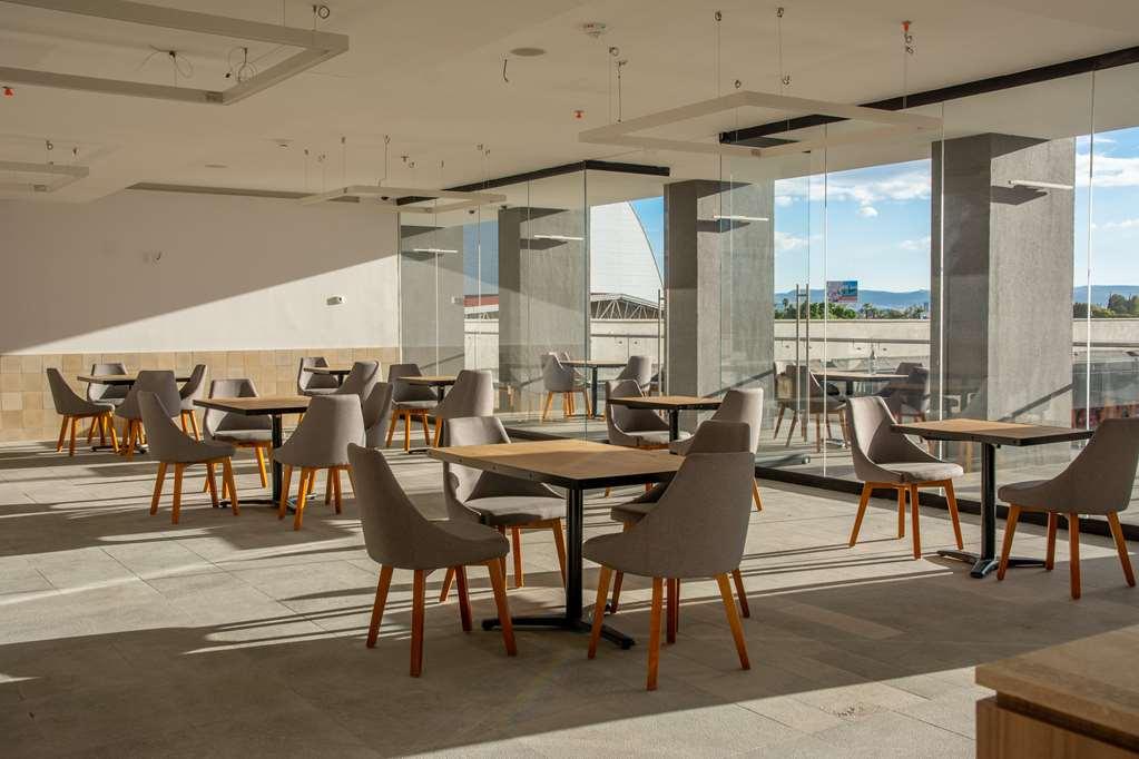 Stadía Suites Querétaro Centro Histórico Restaurante foto